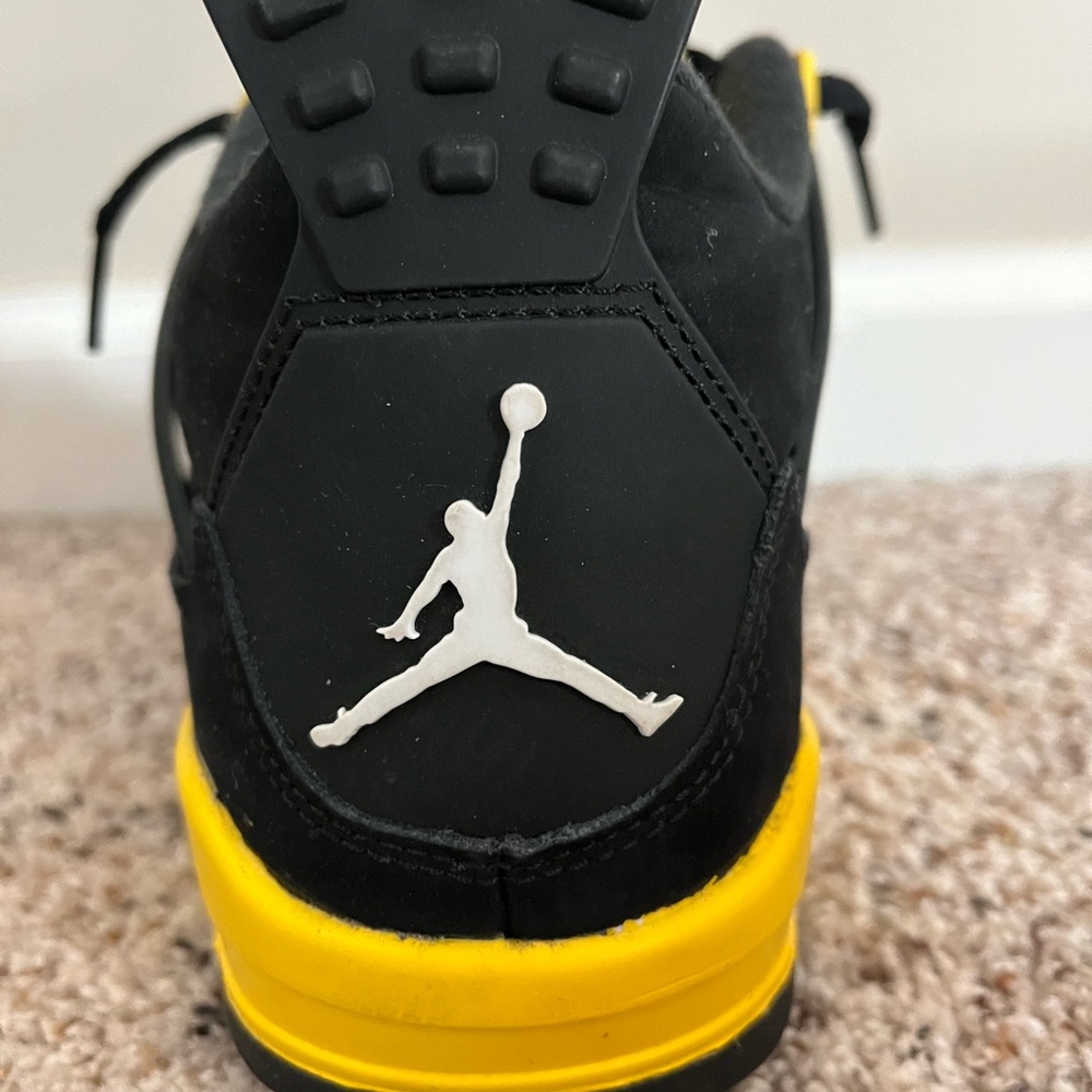 Jordan 4 Retro - Picture 6 of 9